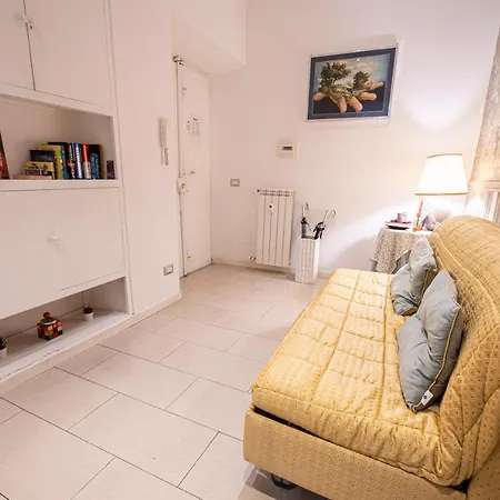 Refuge On Piazza Re Di Roma Apartment Exterior photo
