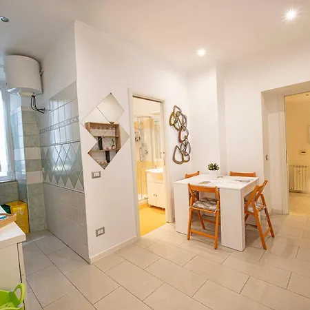 Refuge On Piazza Re Di Roma Apartment Exterior photo